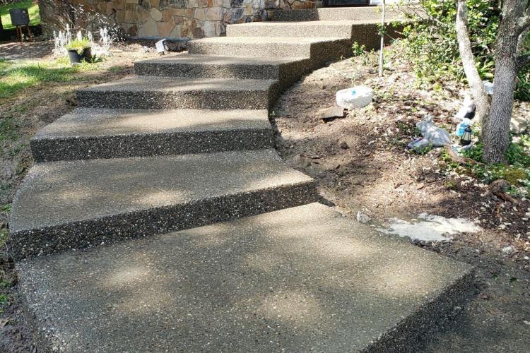 Concrete Sidewalks / Steps